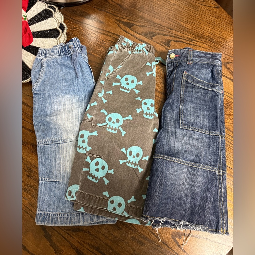 Mini Boden boys 3pc lot board shorts size 7-8Y and 8Y